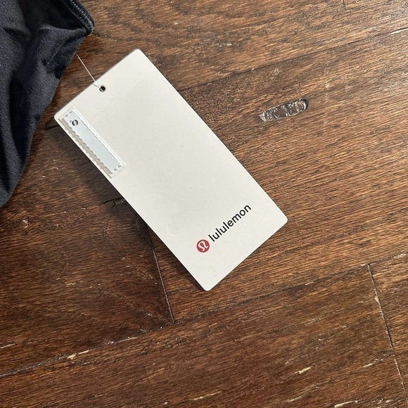 Lululemon- Essential pleated back tank top-black- size 6-NWT - Picture 7 of 8